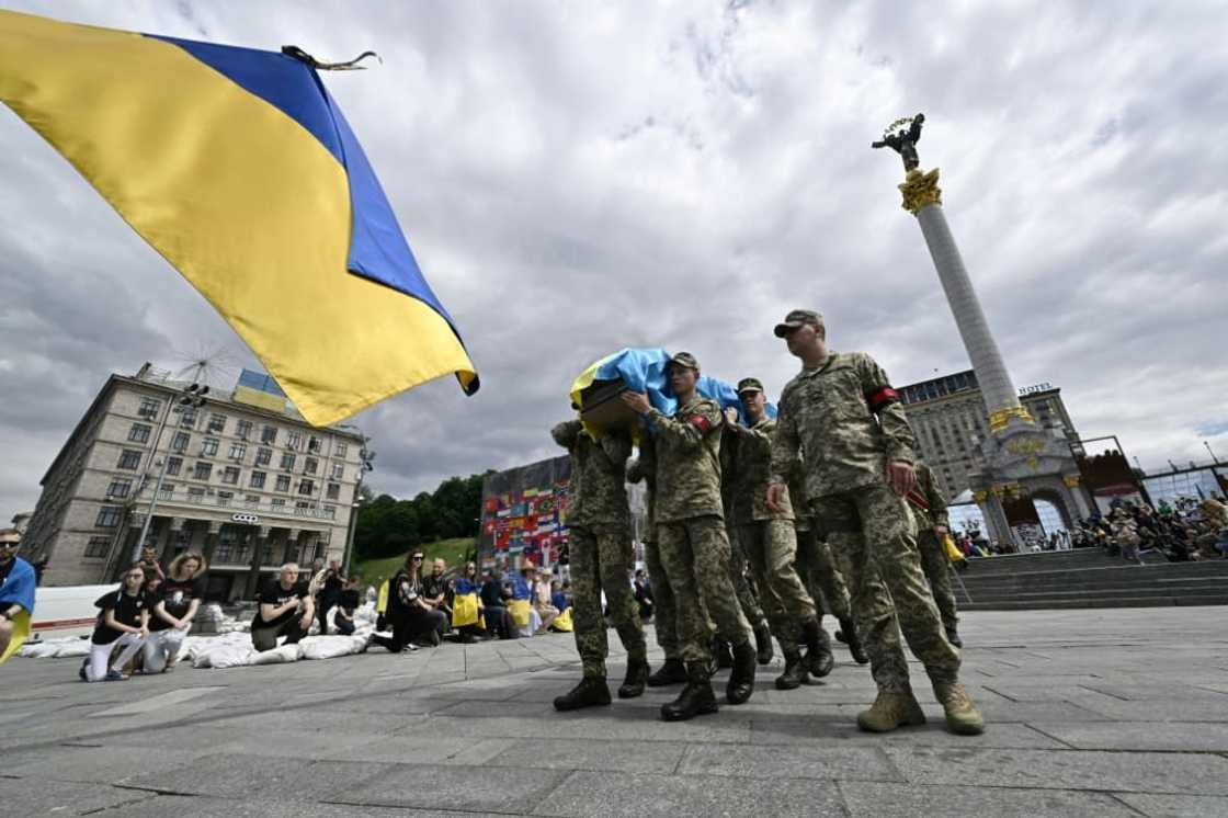 On Saturday, thousands of people in Kiev's Independence Square paid tribute to the 'hero' who was killed in the country's east