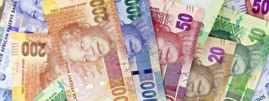 Where can I exchange foreign currency in South Africa