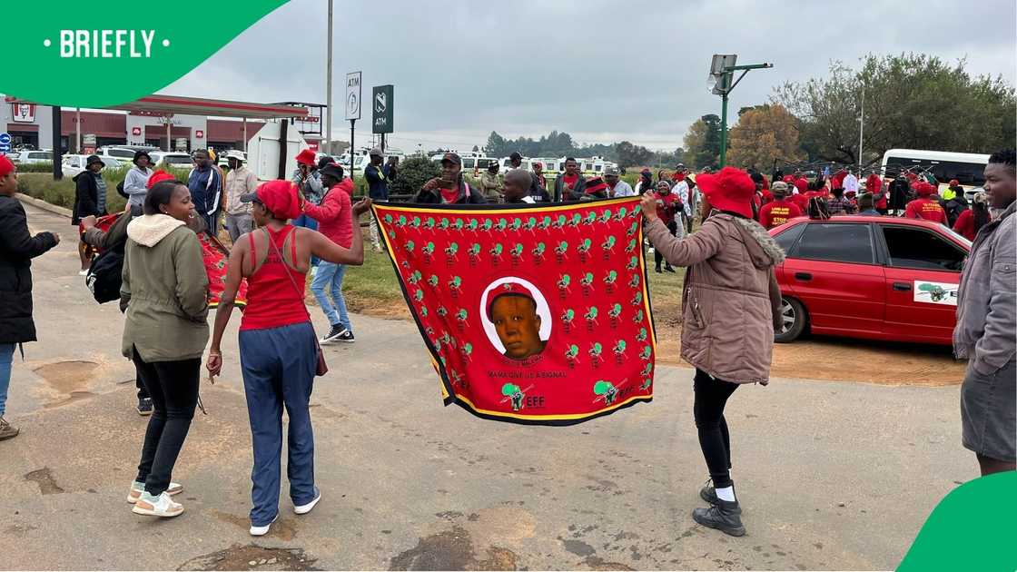 EFF members outside Kleinfontein EFF members outside Kleinfontein