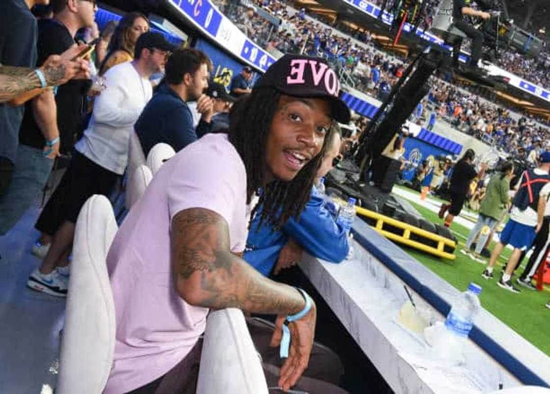 Wiz Khalifa's height in feet Wiz Khalifa's height in feet