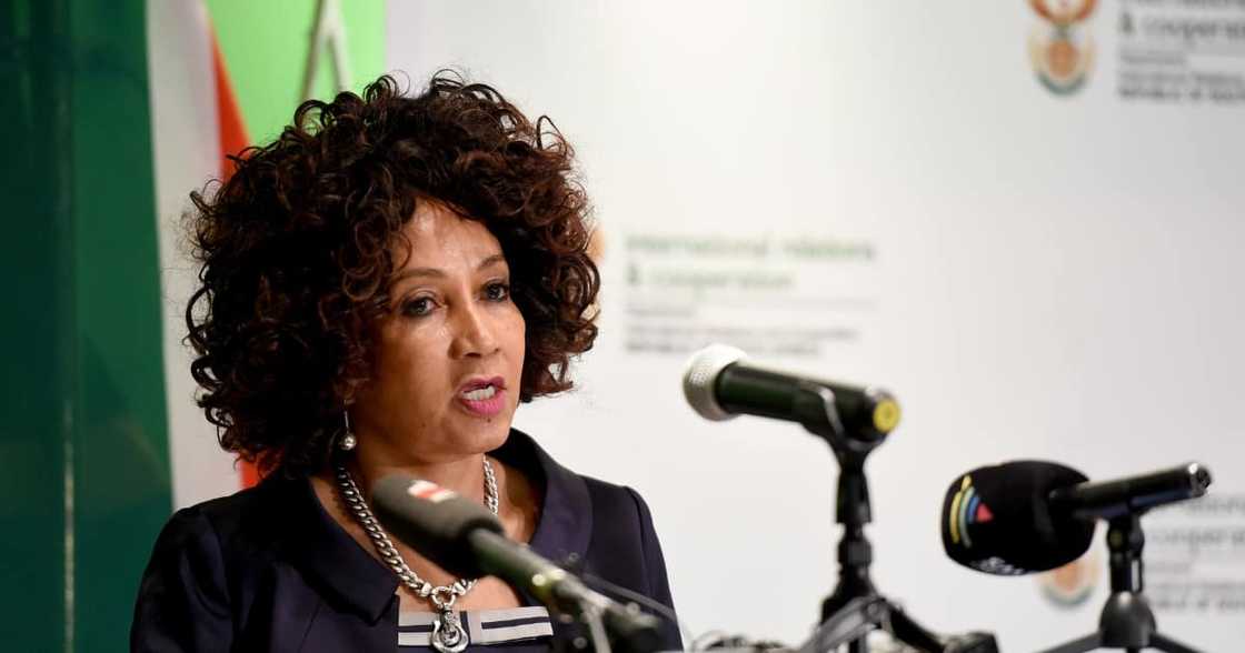 Lindiwe Sisulu Lindiwe Sisulu