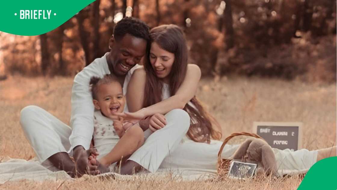 Young family keeps promise to visit gogo with all kids in TikTok video