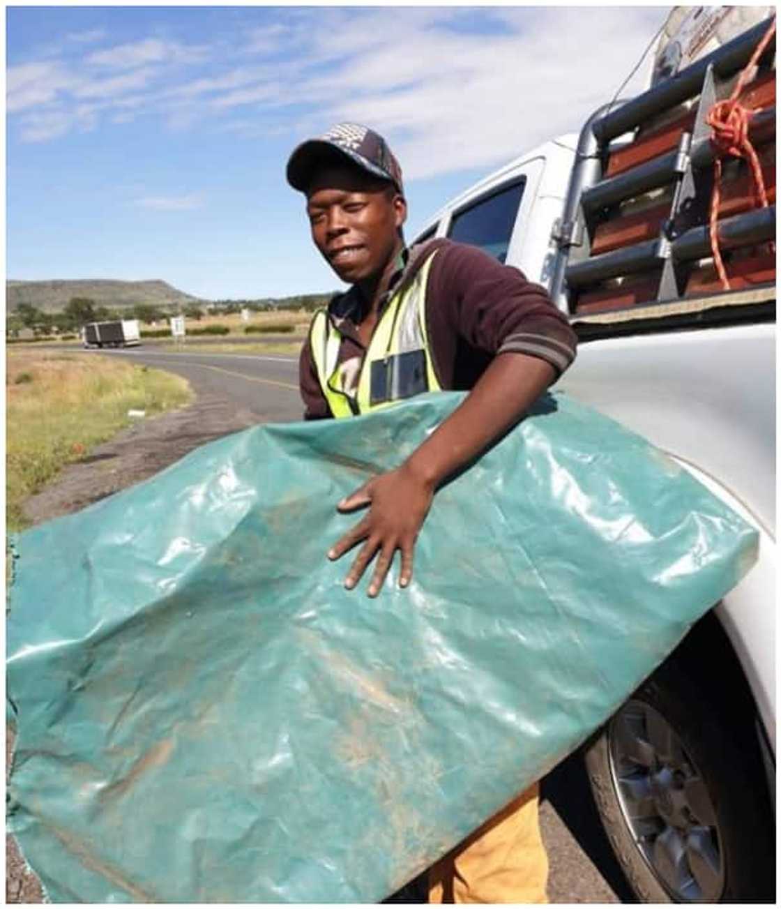 Gogo goes gaga as Good Samaritan goes the extra mile to assist Gogo goes gaga as Good Samaritan goes the extra mile to assist