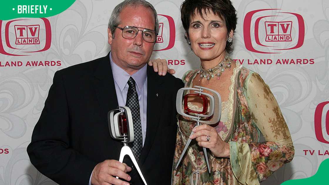 Desi Arnaz Jr. and his sister Lucie Arnaz during the 2007 TV Land Awards at the Barker Hangar Desi Arnaz Jr. and his sister Lucie Arnaz during the 2007 TV Land Awards at the Barker Hangar