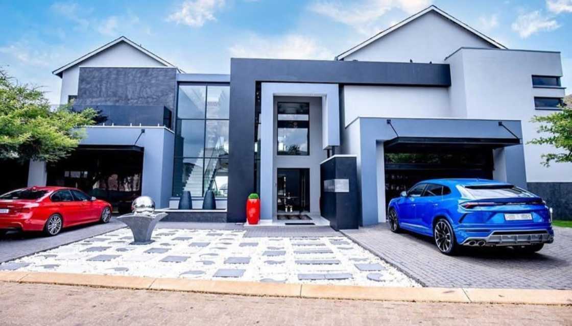 Ernie Els has built a legacy not only on the fairways but in the world of elite property and golf course design Ernie Els has built a legacy not only on the fairways but in the world of elite property and golf course design