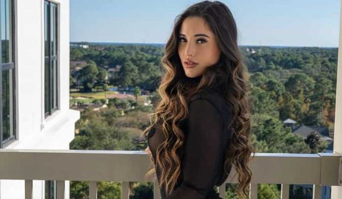 Angie Varona Angie Varona