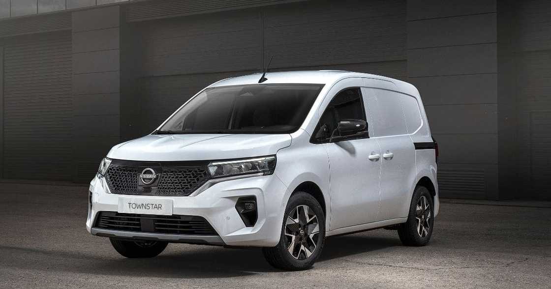 Nissan charges towards electrified future with new line-up and technologies Nissan charges towards electrified future with new line-up and technologies