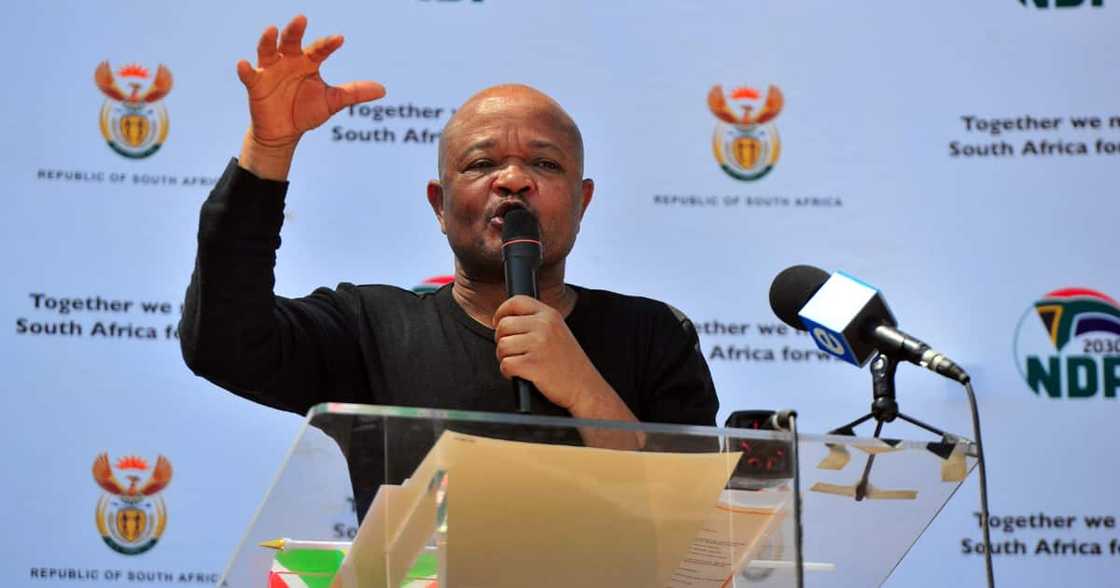 Minister Mchunu Reveals 35% Of Senior Parliament Members Not Qualified Minister Mchunu Reveals 35% Of Senior Parliament Members Not Qualified