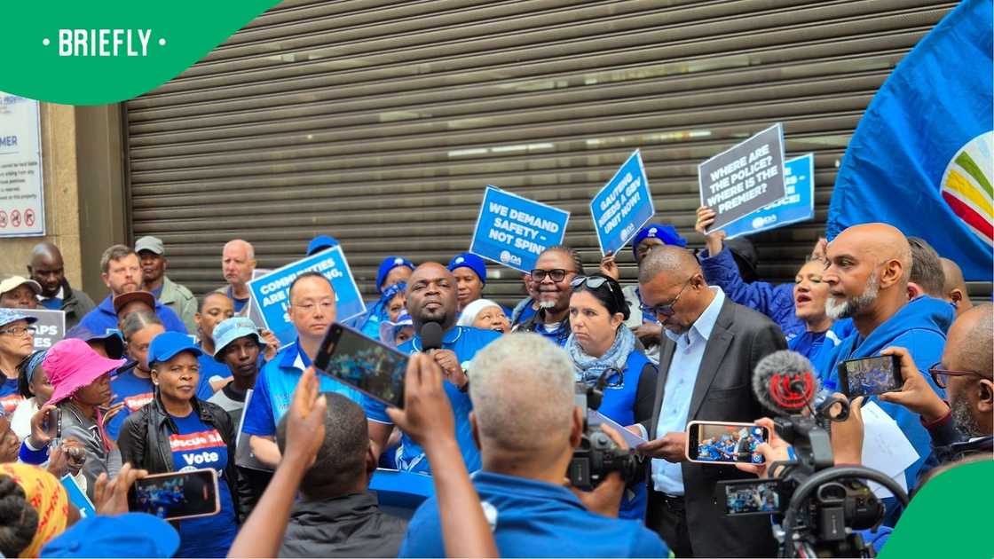 DA members gathered outside the premier's office DA members gathered outside the premier's office