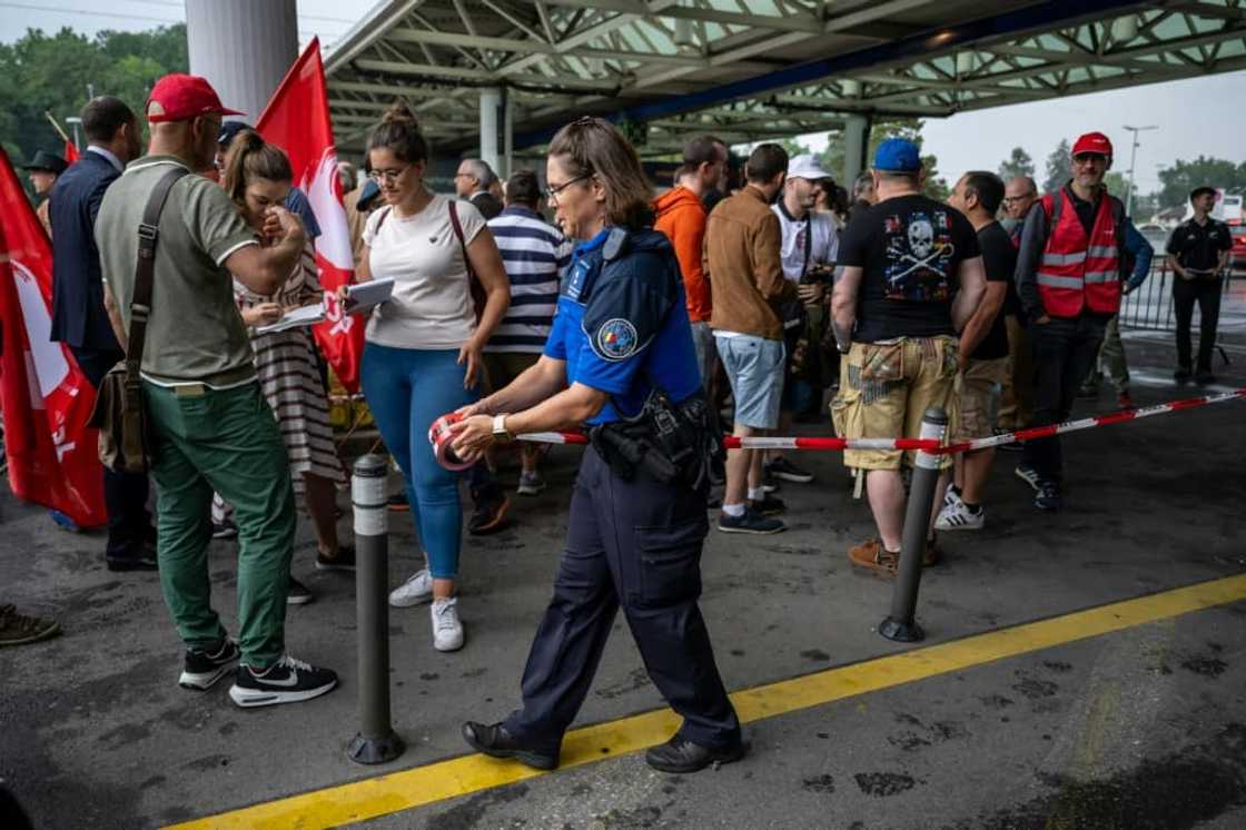 Airport workers are protesting a new wage policy