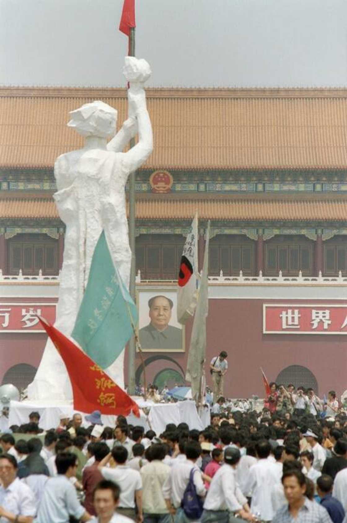 Weeks of largely peaceful protest in and around Tiananmen Square in Beijing were brought to an end when the Chinese military brought tanks and weaponry in early June 1989 Weeks of largely peaceful protest in and around Tiananmen Square in Beijing were brought to an end when the Chinese military brought tanks and weaponry in early June 1989