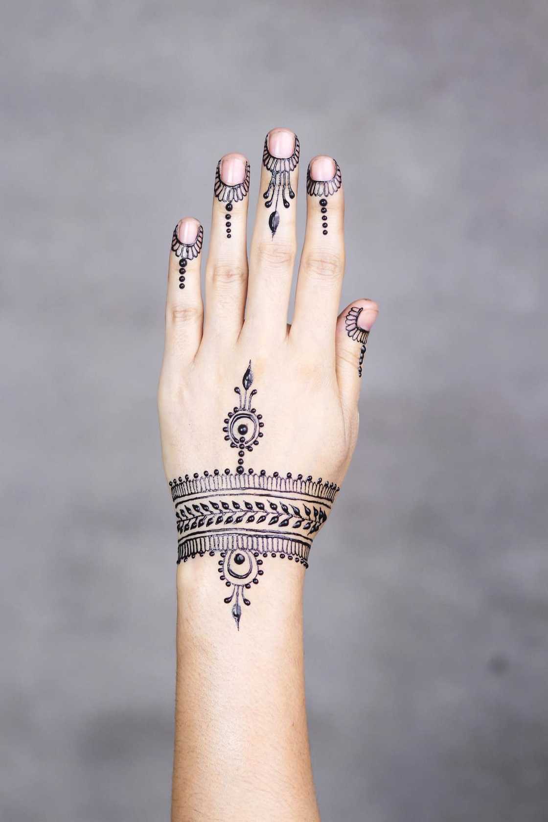 mehndi designs