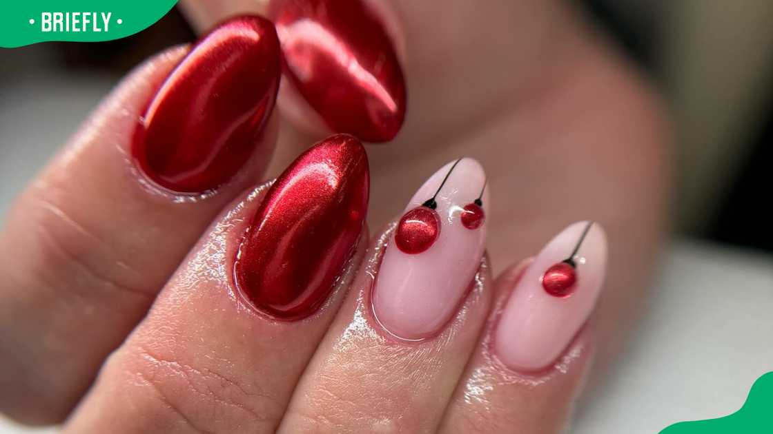 Christmas chrome nails Christmas chrome nails