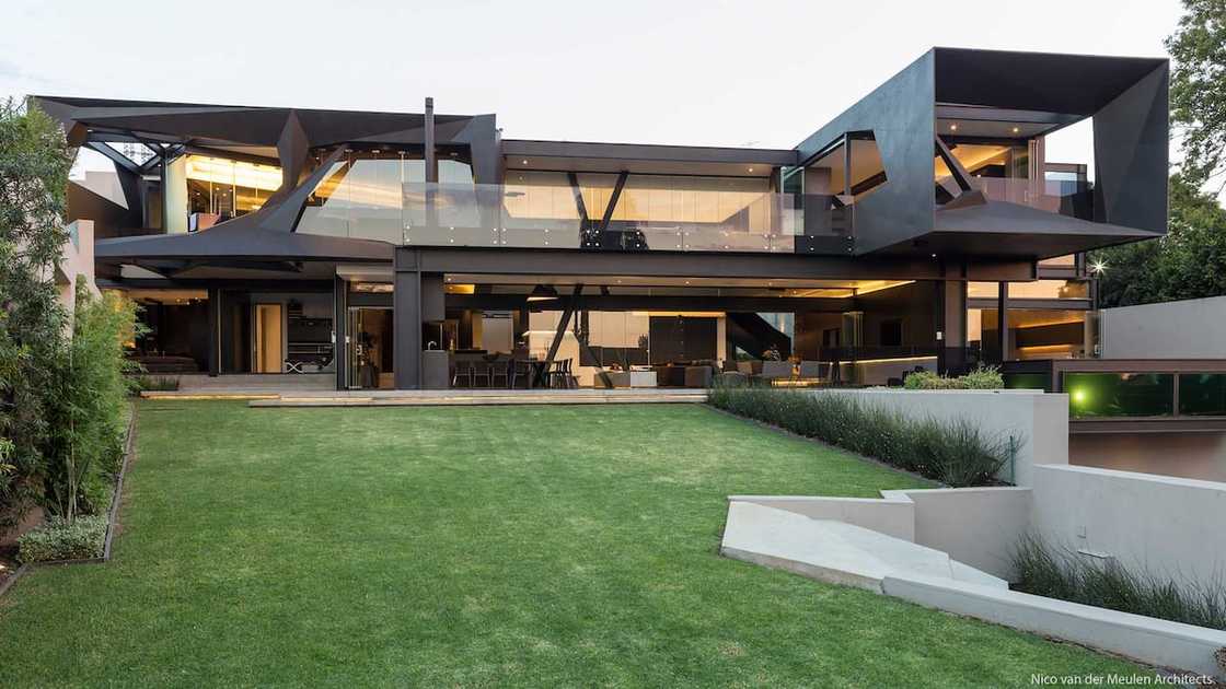 mansions in south africa for sale
biggest house in south africa
most expensive house in cape town
mansions in south africa for sale