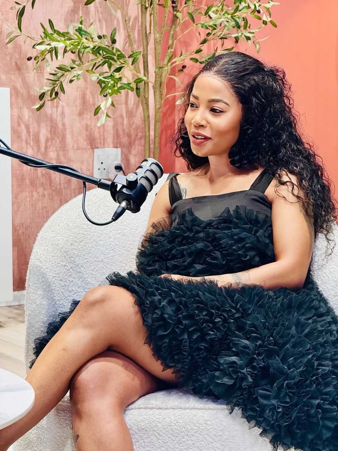 Kelly Khumalo’s ‘brain damage’ post raises eyebrows