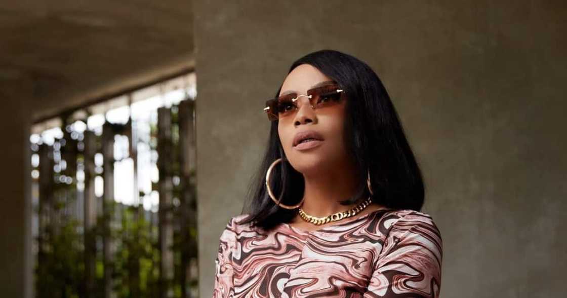"See my mom, my queen": Bonang celebrates mom graduating from university "See my mom, my queen": Bonang celebrates mom graduating from university