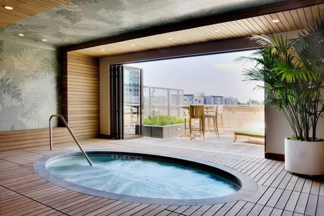 Hot tubs Hot tubs