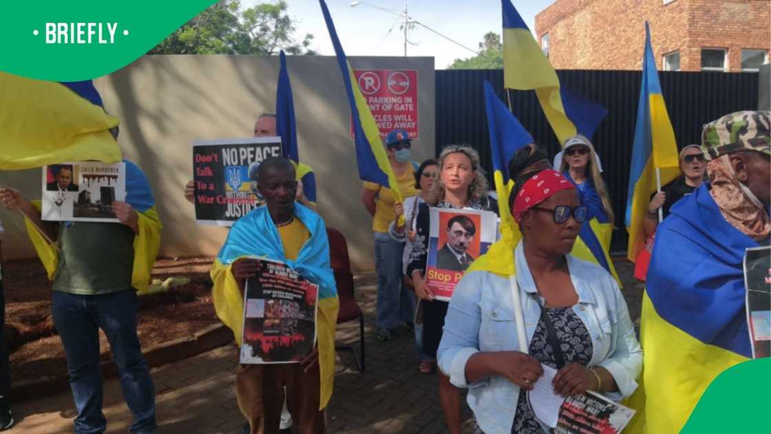South Africans and Ukrainians gathered in Pretoria South Africans and Ukrainians gathered in Pretoria