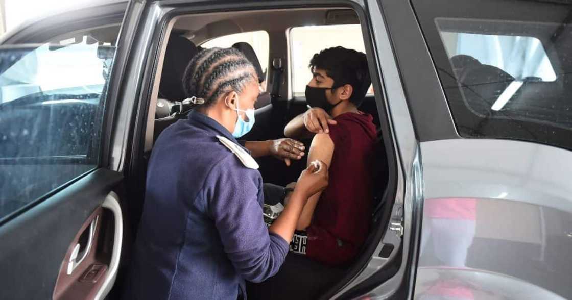 Covid-19, vaccine, unvaccinated, vaccinated, vaccine mandate, Deputy Health Minister, President Ramaphosa Covid-19, vaccine, unvaccinated, vaccinated, vaccine mandate, Deputy Health Minister, President Ramaphosa