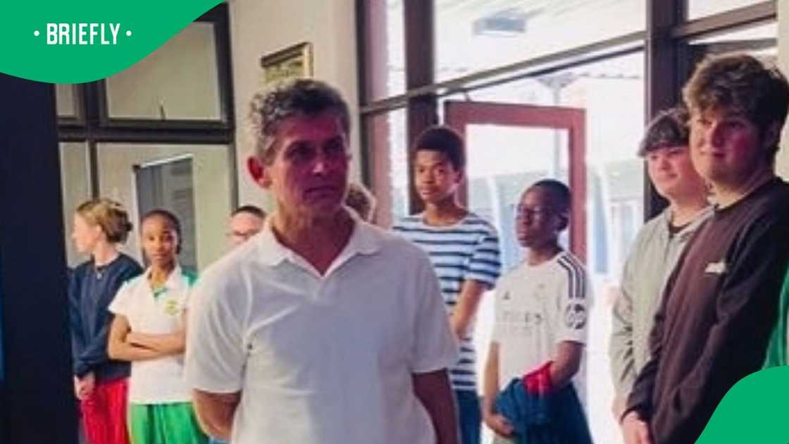 Stirling High School principal receives heartwarming send-off Stirling High School principal receives heartwarming send-off