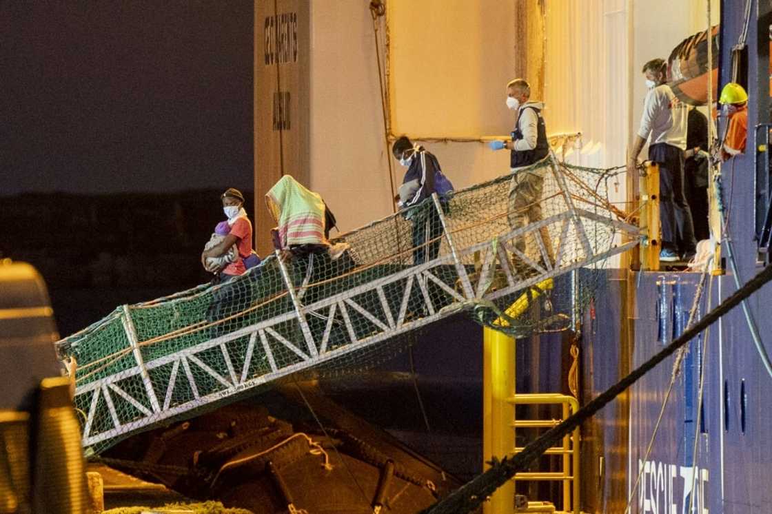 Italy let in only babies, pregnant women and other vulnerable migrants Italy let in only babies, pregnant women and other vulnerable migrants