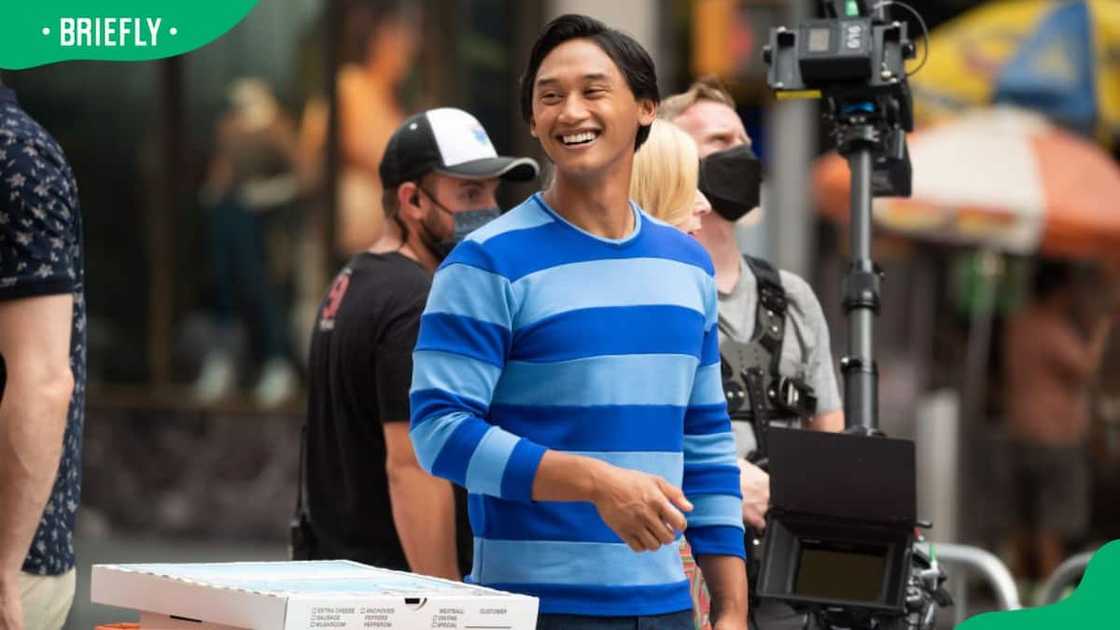 How old is Joshua Dela Cruz? How old is Joshua Dela Cruz?