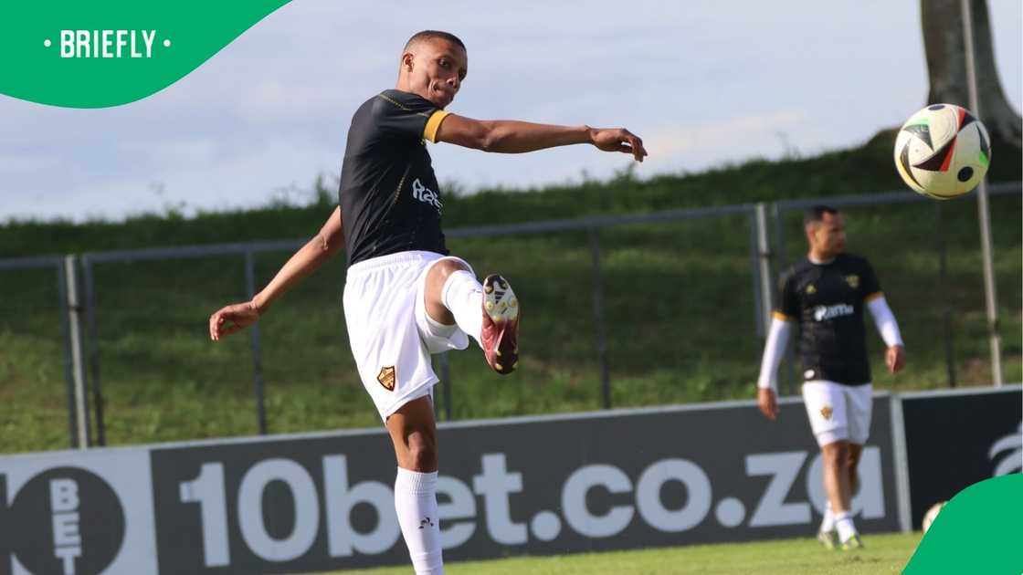 Sihle Nduli will join Orlando Pirates on a free transfer. Sihle Nduli will join Orlando Pirates on a free transfer.