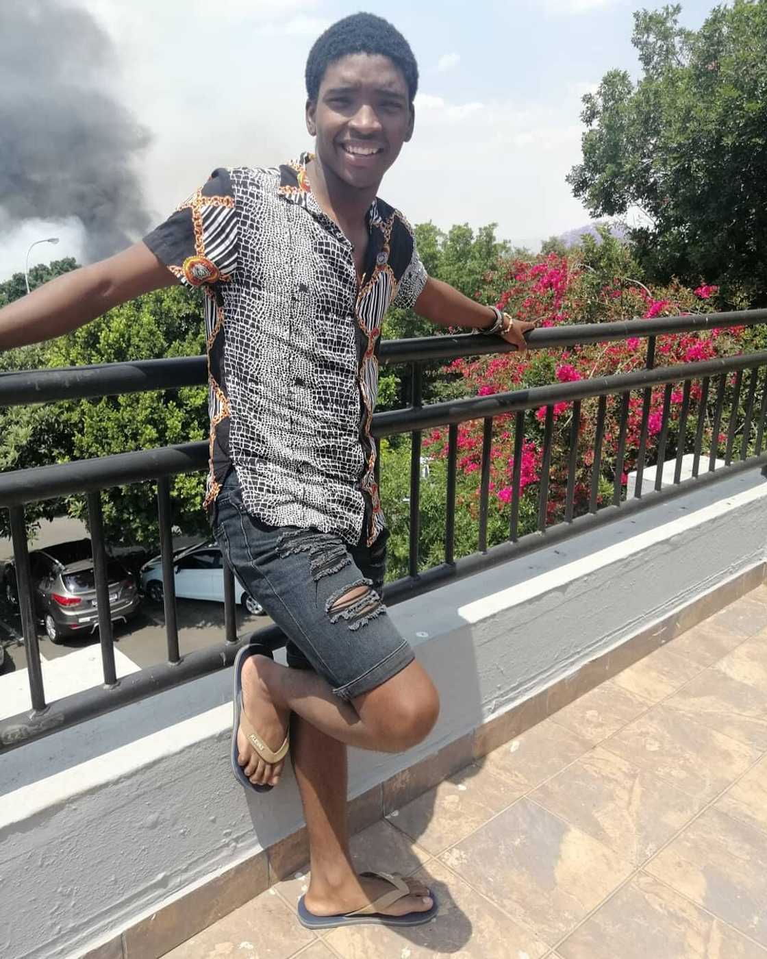 Tshepo Senatle Tshepo Senatle