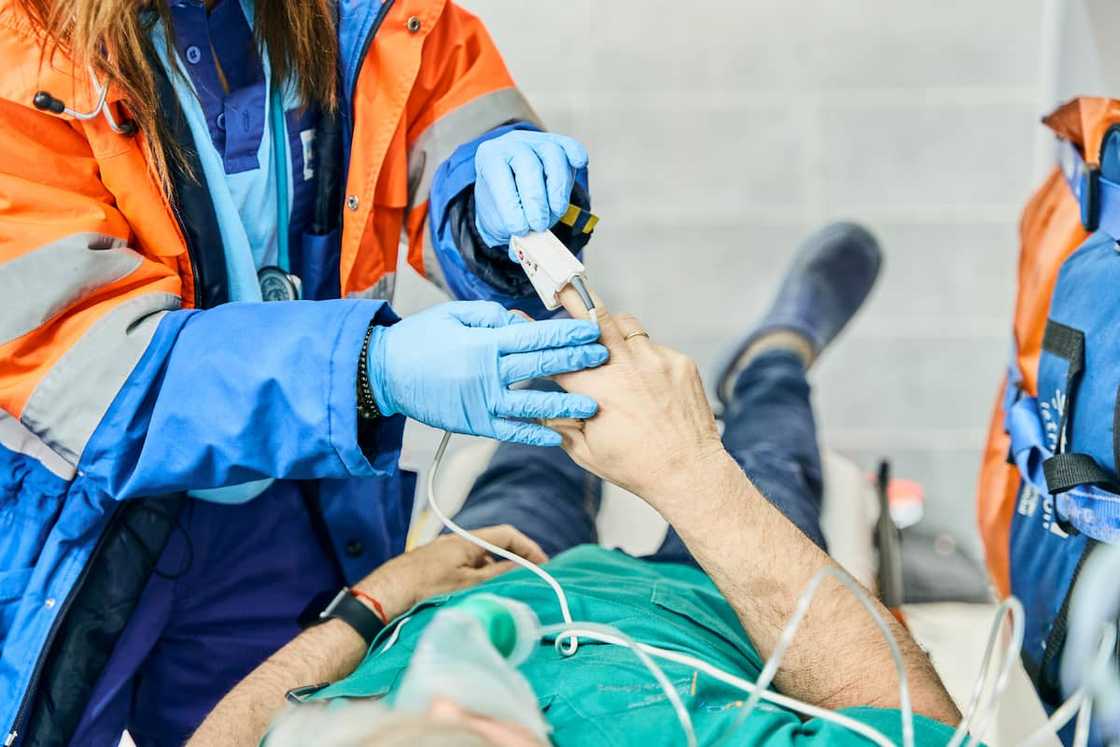 What are the requirements for paramedic course? What are the requirements for paramedic course?