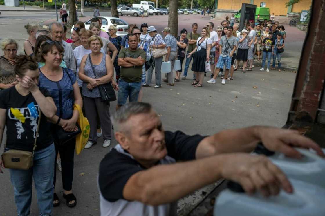 Fighting in April put a water pipeline out of service and residents must now queue at distribution points Fighting in April put a water pipeline out of service and residents must now queue at distribution points