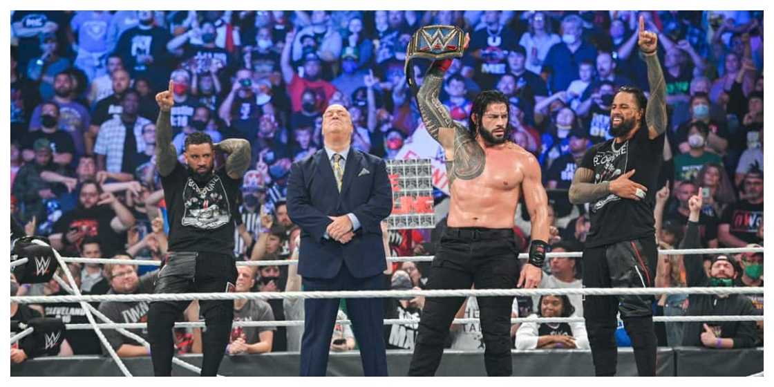 Roman Reigns, Becky Lynch, Charlotte Flair, Extreme Rules Roman Reigns, Becky Lynch, Charlotte Flair, Extreme Rules