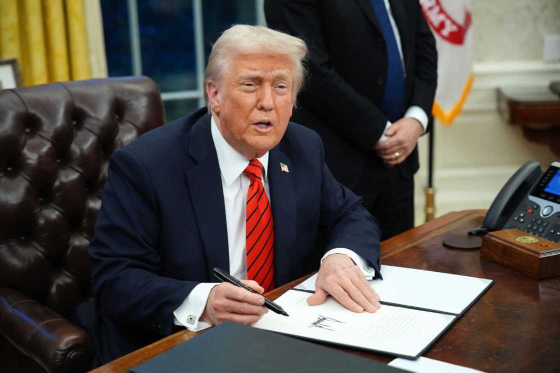 Donald Trump signed an Executive Order granting Afrikaners refugee status Donald Trump signed an Executive Order granting Afrikaners refugee status
