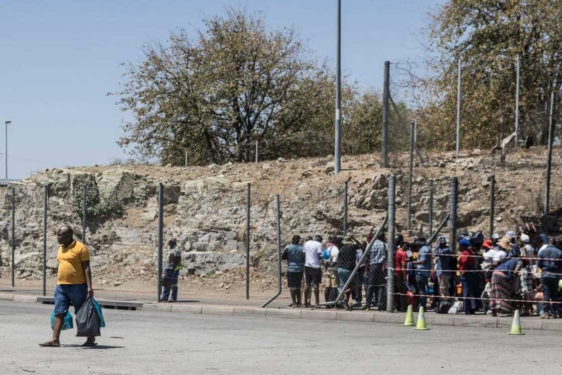 The SA Government is intensifying its screening for cholera at the Zimbabwe border