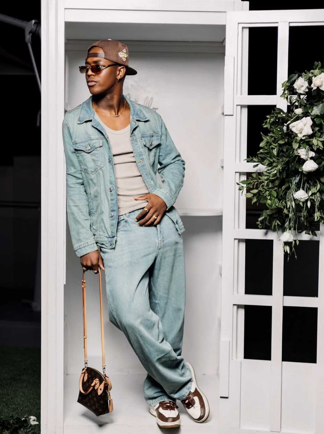 Online users discussed Moghelingz' new look