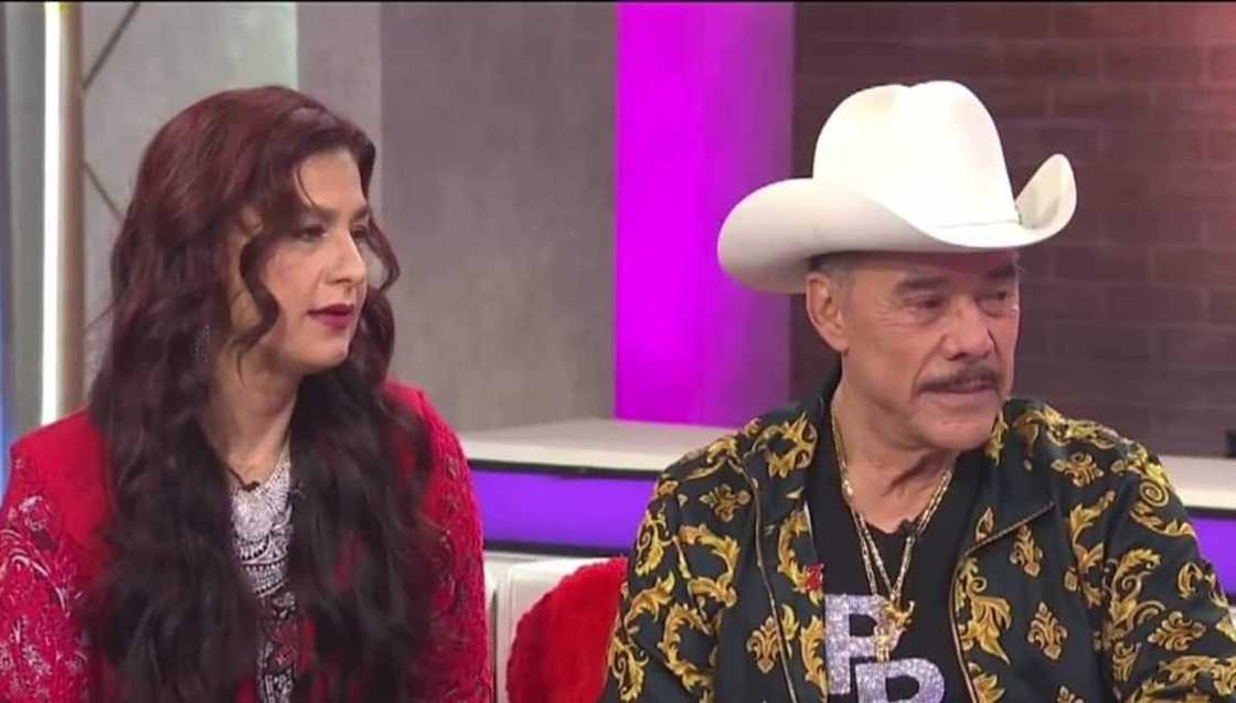 Juana joins Pedro during an interview. Photo: Next Biography Juana joins Pedro during an interview. Photo: Next Biography