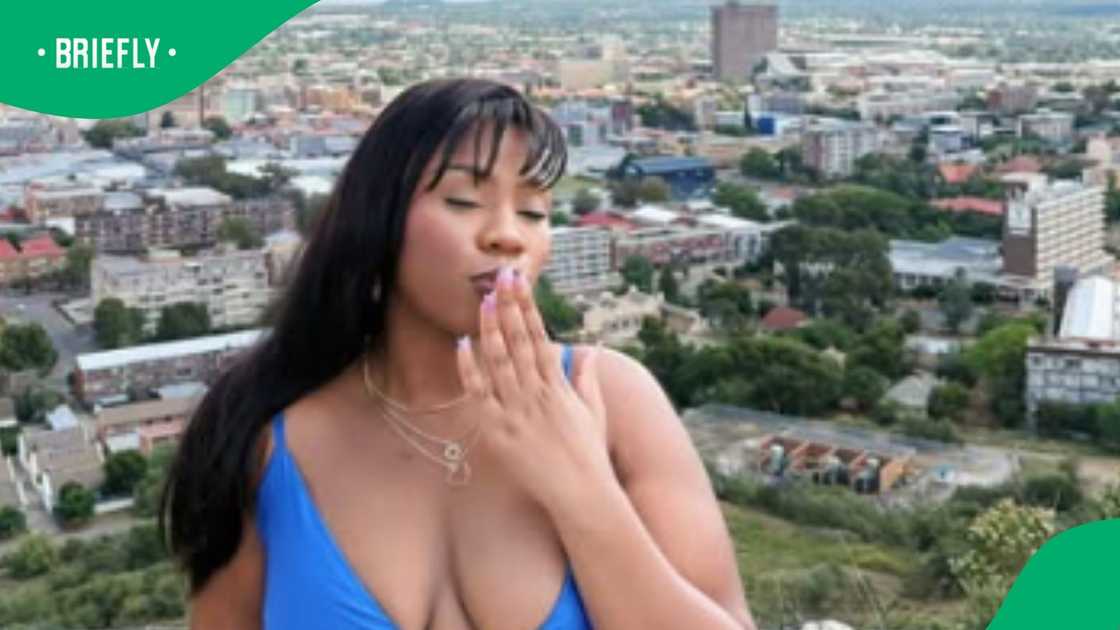 Bassie performs at Grace Mondlana's party Bassie performs at Grace Mondlana's party