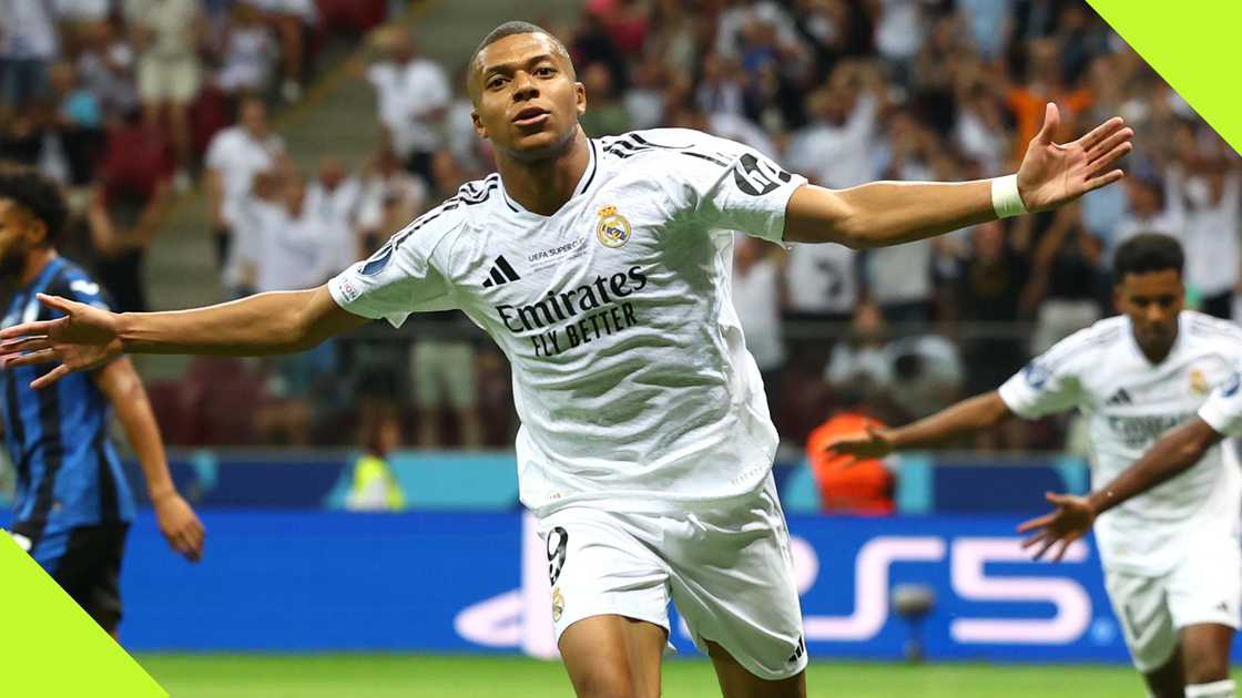 Mbappe Reunites with Ex-PSG Teammates Hakimi for Padel and Gaming in Paris Mbappe Reunites with Ex-PSG Teammates Hakimi for Padel and Gaming in Paris