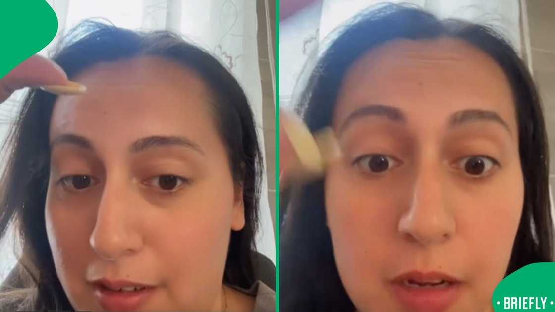 The visual on the right showed Reina doing a s tory time