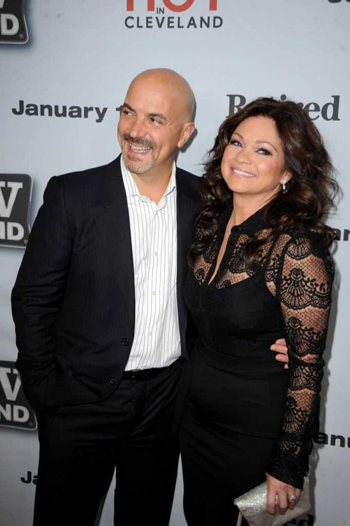 who is tom vitale valerie bertinellis husband? who is tom vitale valerie bertinellis husband?