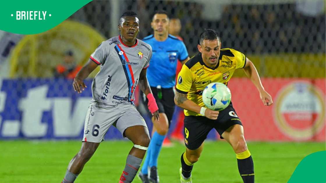Marcos Olmedo in action during the tie between Ecuador's El Nacional and Ecuador's Barcelona. Marcos Olmedo in action during the tie between Ecuador's El Nacional and Ecuador's Barcelona.