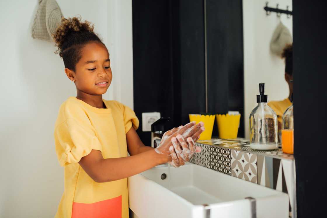 Children in KZN have been advised to wash their hands because of a foot-and-mouth disease outbreak Children in KZN have been advised to wash their hands because of a foot-and-mouth disease outbreak