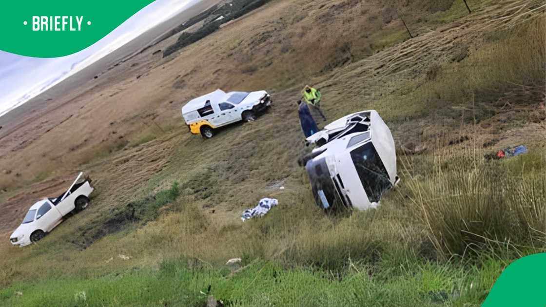 The taxi that rolled down the embankment on the N4 The taxi that rolled down the embankment on the N4