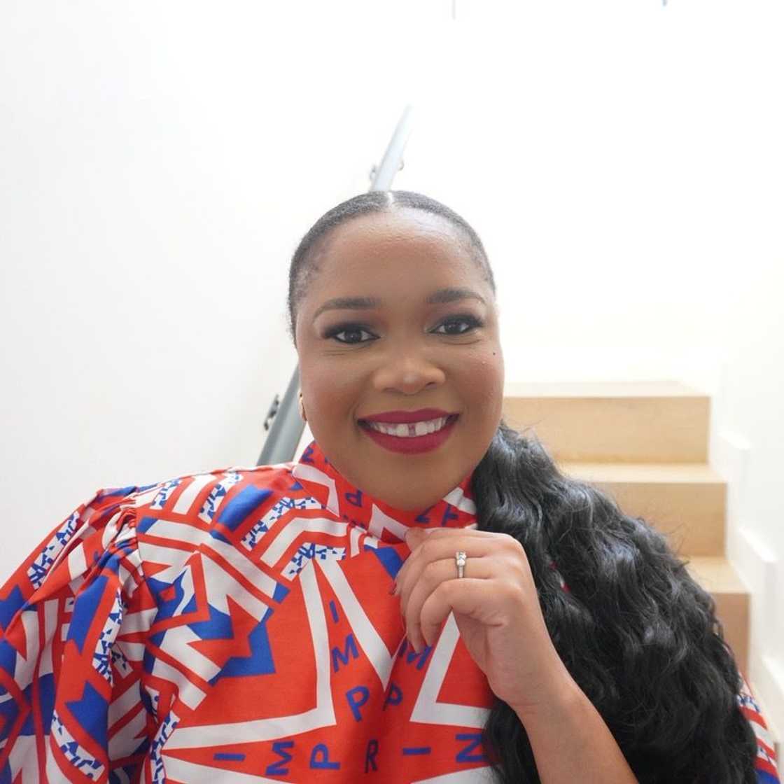 Others noted that the R7.2K bi-weekly top-up was their monthly salary, adding that she was in her soft-life era Others noted that the R7.2K bi-weekly top-up was their monthly salary, adding that she was in her soft-life era