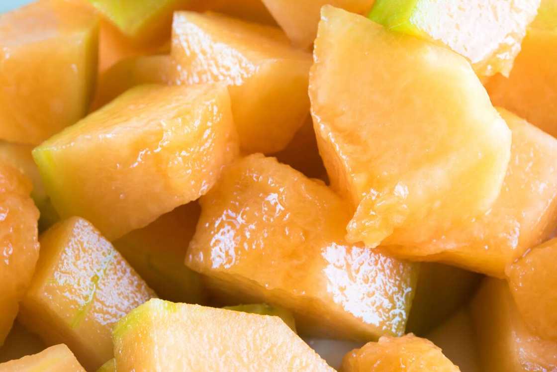 How to eat cantaloupe How to eat cantaloupe