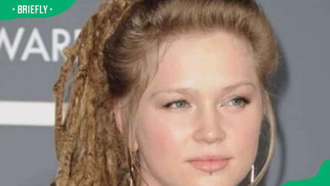 unique dreadlocks hairstyles for weddings