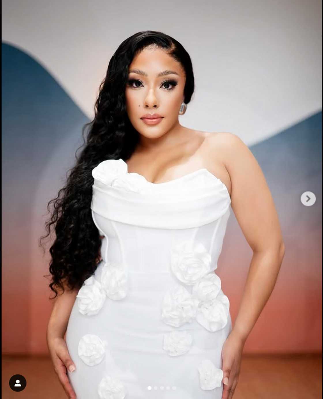 Actress Mbali Nkosi is now a DJ. Actress Mbali Nkosi is now a DJ.