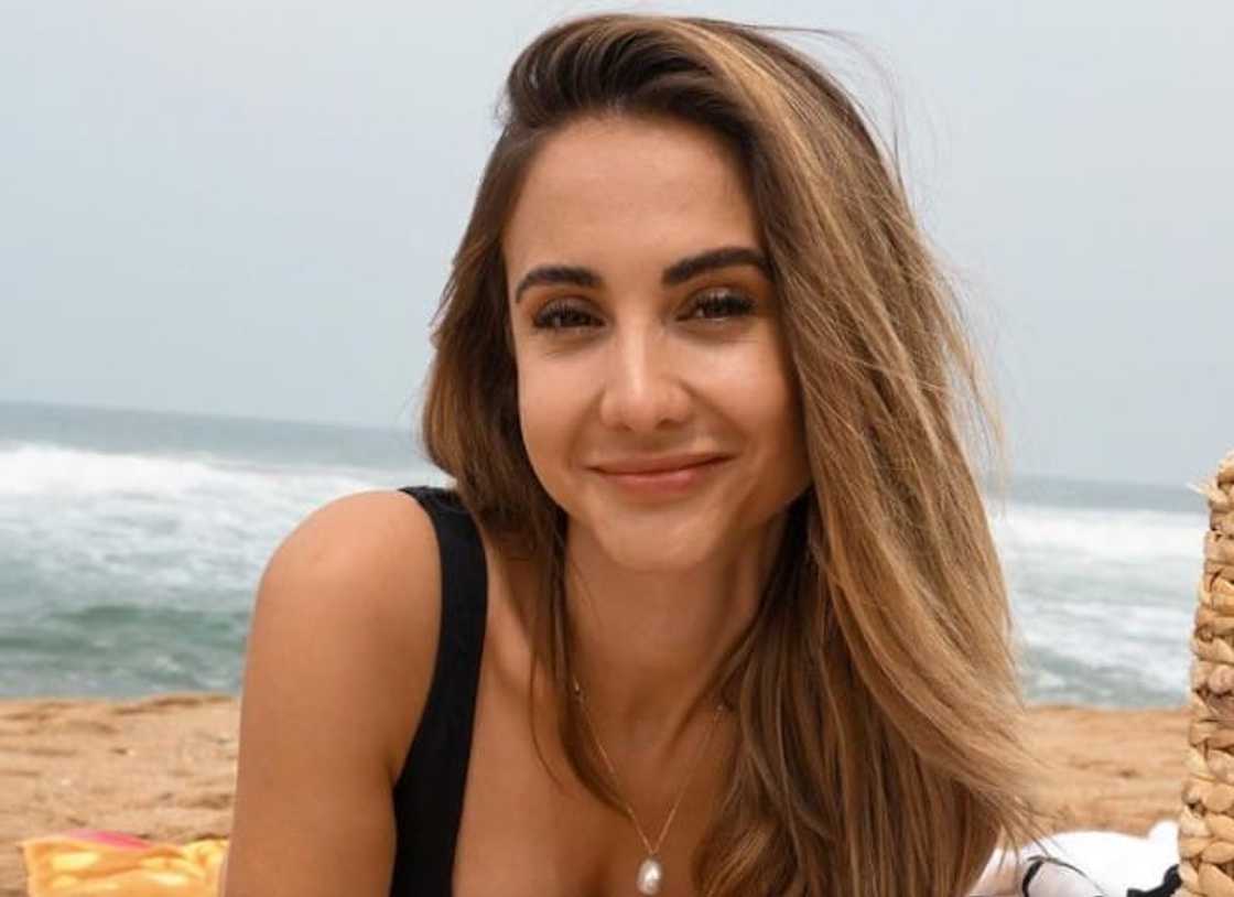 Simone Simone