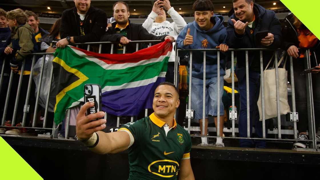 Cheslin Kolbe in front of fans.