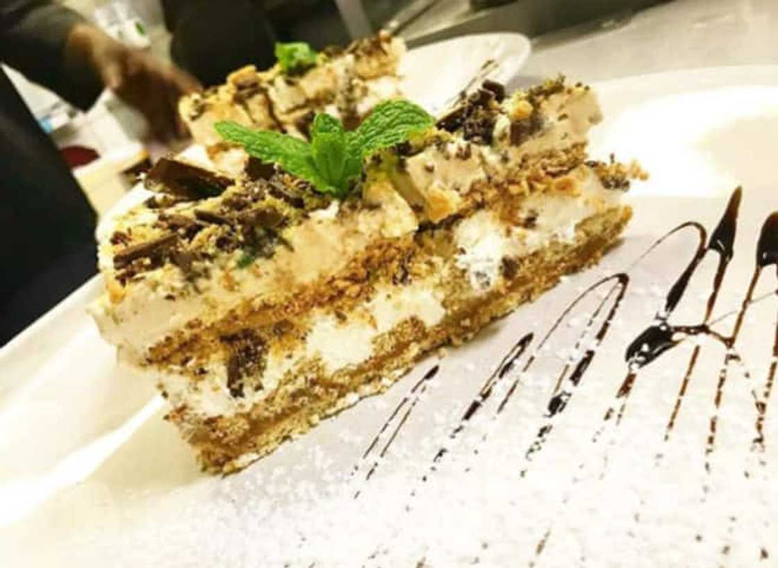 Peppermint crisp tart ice cream Peppermint crisp tart ice cream