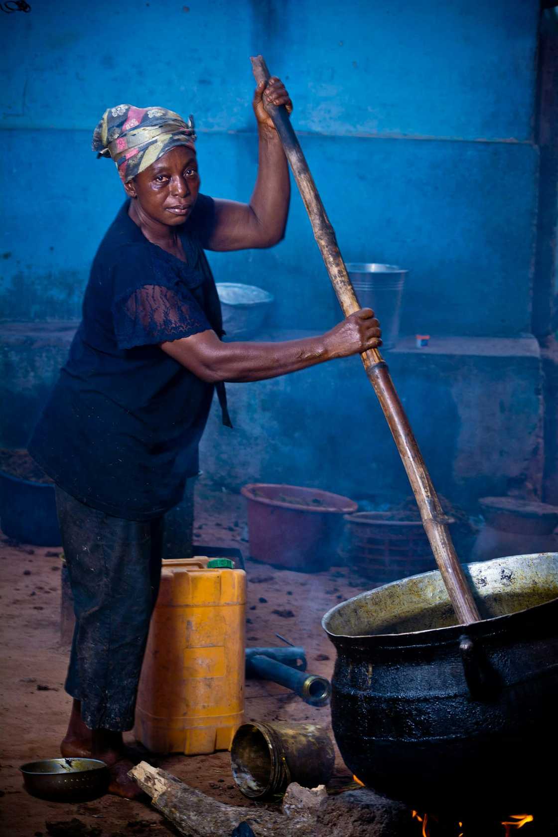 There are larger cooking pots in African culture